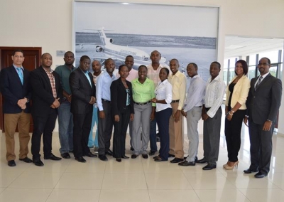 Estudiantes haitianos son capcitdados en curso de control de tránsito aéreo en Caucedo