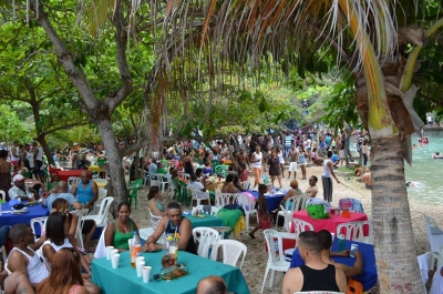 Vacacionistas abarrotaron balnearios de Barahona el pasado Viernes Santo: 