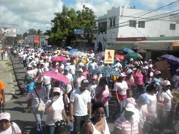 Marchan en San Pedro de Macorís contra el cáncer
