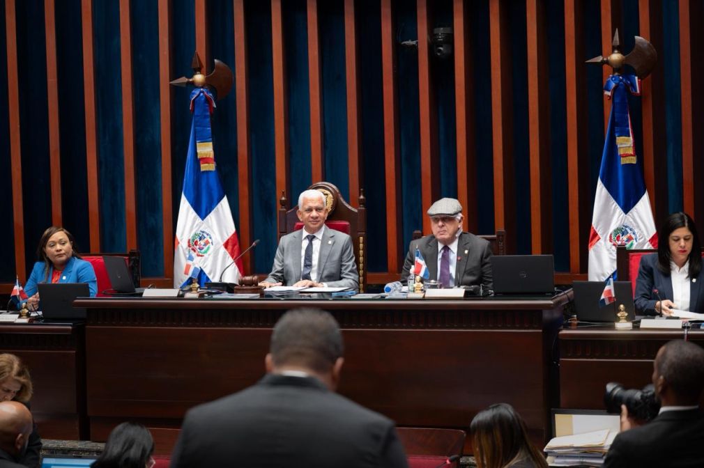El presidente del Senado, Ricardo de los Santos, convocó a sesión para el 11 de marzo a las 2:00 de la tarde.