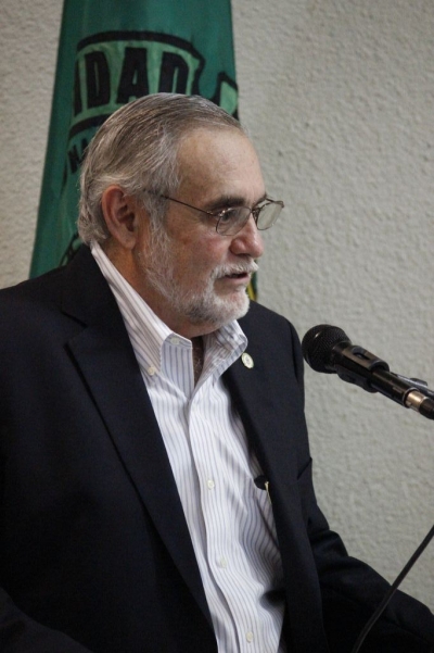 Dr. Umberto García Muñoz. 