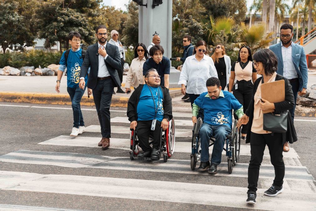 ADN y APAP mostraron el funcionamiento de las intersecciones accesibles a la Agencia Japonesa de Cooperación.