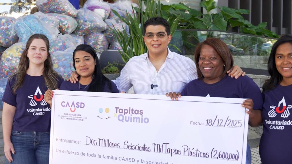 La campaña “Tapitas x Quimio” también busca concienciar sobre el impacto del plástico en el medioambiente, promoviendo su recolección y reciclaje como una acción solidaria que contribuye tanto al cuidado ambiental como al bienestar de niños y familias que enfrentan esta enfermedad.