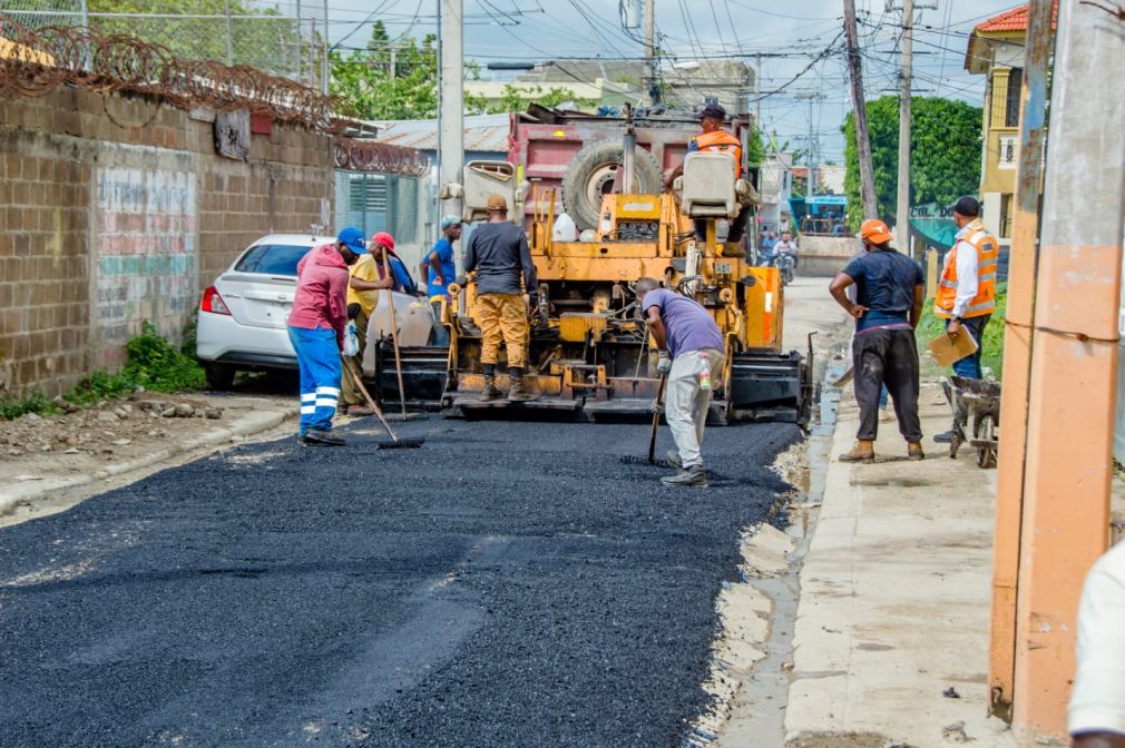 Los trabajos se llevan a cabo en coordinación con el Ministerio de Obras Públicas y Comunicaciones (MOPC).