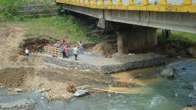 Insistentes lluvias harían colapsar Puente Sabana del Puerto Bonao