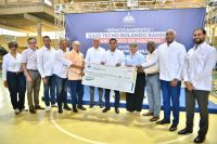 El funcionario hizo la entrega a las autoridades deportivas de la provincia.