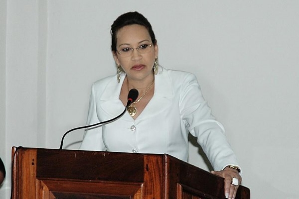 Gobernadora de Santiago llama a combatir Chikungunya