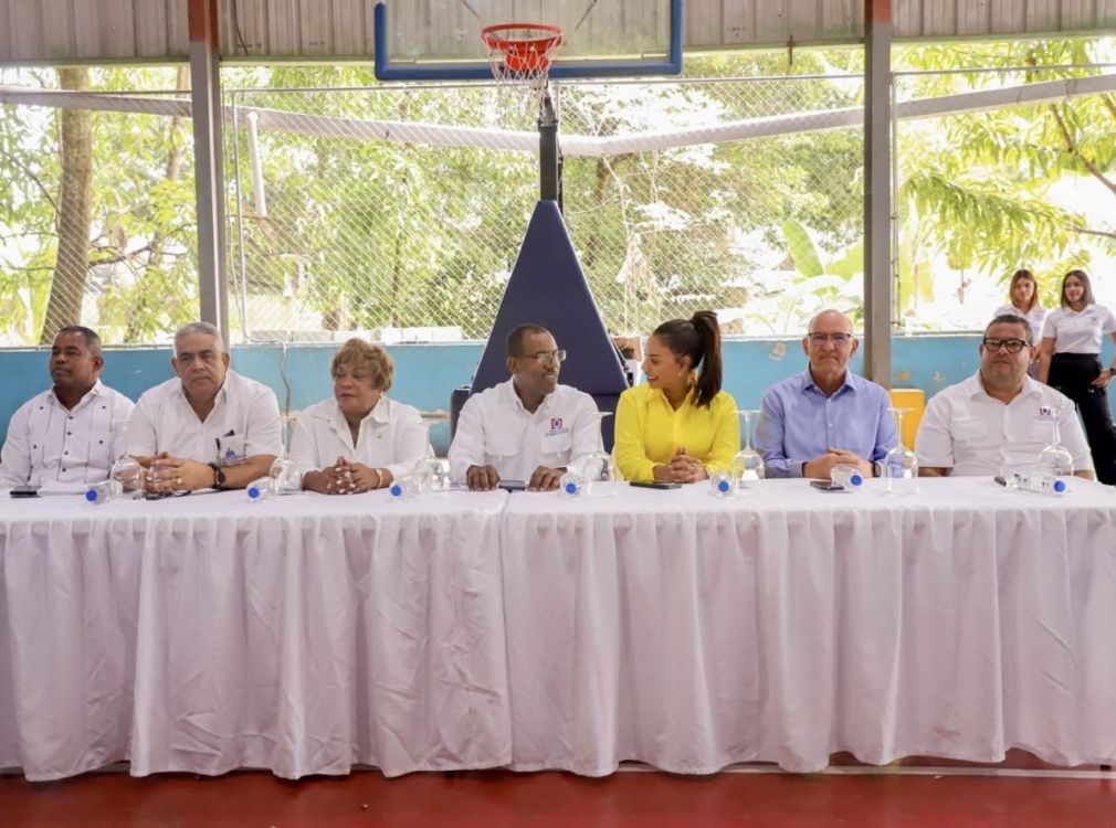 En esta tercera etapa del proceso de titulación se impactan los sectores de Las 5 esquinas, Batey Estrella, Benito Monción y Mamá Tingó, Juan Bosch, Carpa 1 y Carpa 2, de Santo Domingo Norte.