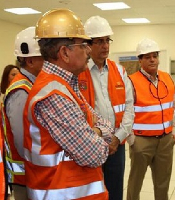 Medina mientras recorre la Barrick Gold. 