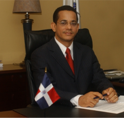El senador José Rafael Vargas.