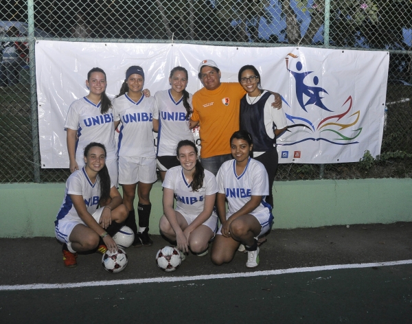 Equipo de la universidad UNIBE