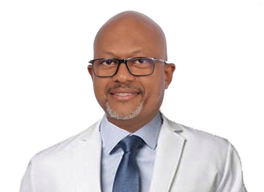 Dr. Luis Peña Núñez.