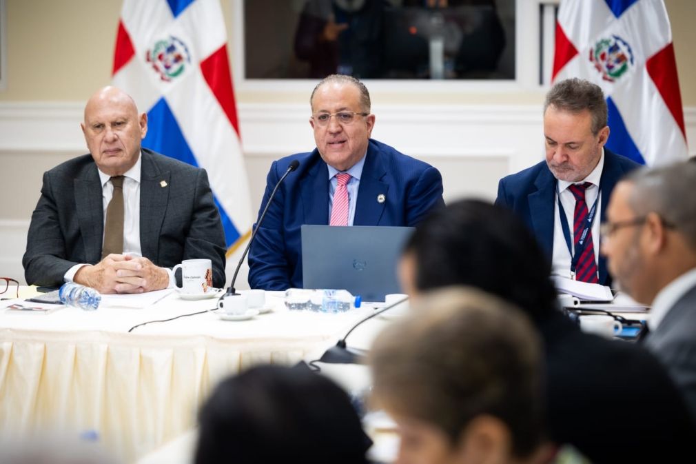 Durante un encuentro con los legisladores que integran la comisión bicameral que estudia la iniciativa, Magín Díaz explicó en detalle el alcance de las medidas propuestas y ponderó el trabajo técnico realizado para formular una propuesta “razonable y equitativa”.