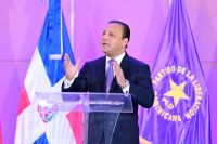 El ex candidato presidencial del PLD pide que se apoye al candidato que las encuestas favorezcan.