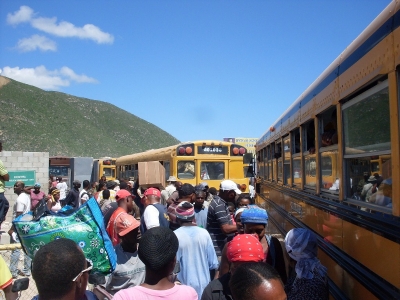 Autoridades repatrian entre 350 y 500 haitianos