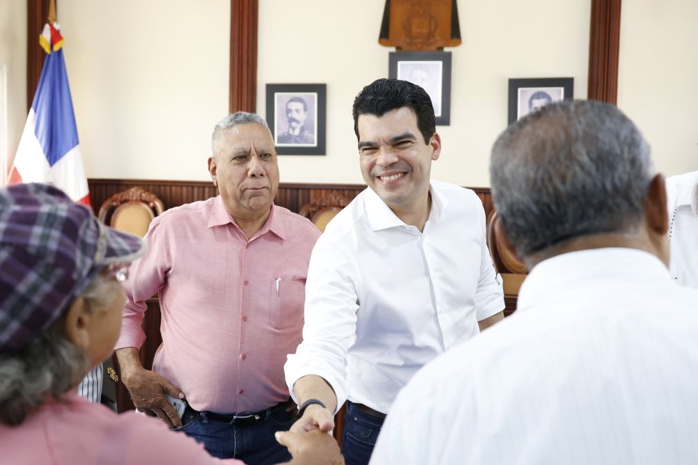 Wellington Arnaud se reunió con comunitarios de Sajoma a quienes informó la construcción de un nuevo acueducto.