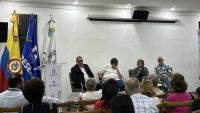 El panel en el Centro Cultural Banreservas  con Jaime Abello Banfi, Eduardo Márceles Daconte, Fidel Munnigh y Verónica Sención, en que se  plantearon las reacciones  ante la publicación en 2024 de la novela póstuma de García Márquez En agosto nos vemos.
