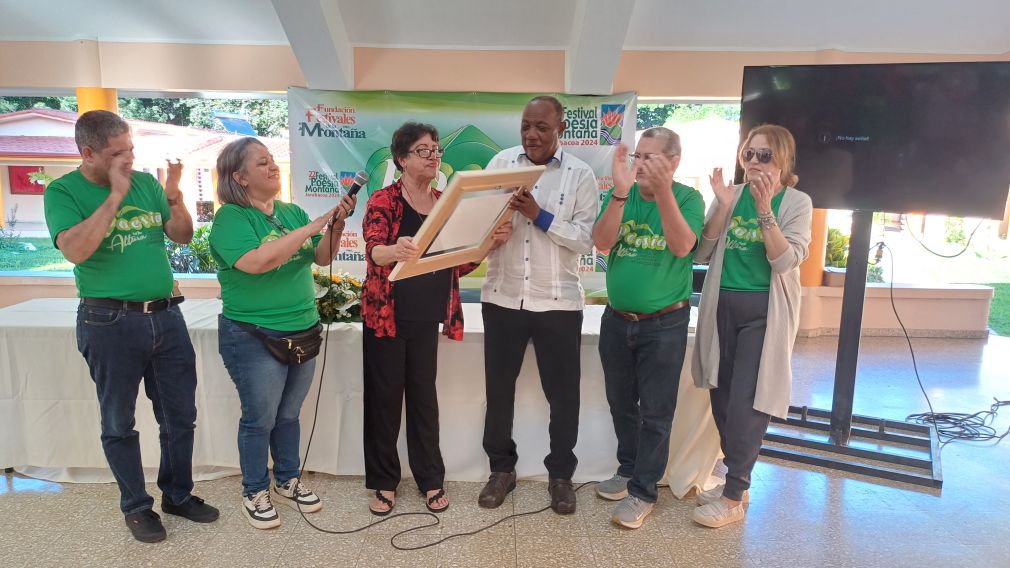 Jarabacoa eleva lindos versos a la montaña con su festival de poesía.