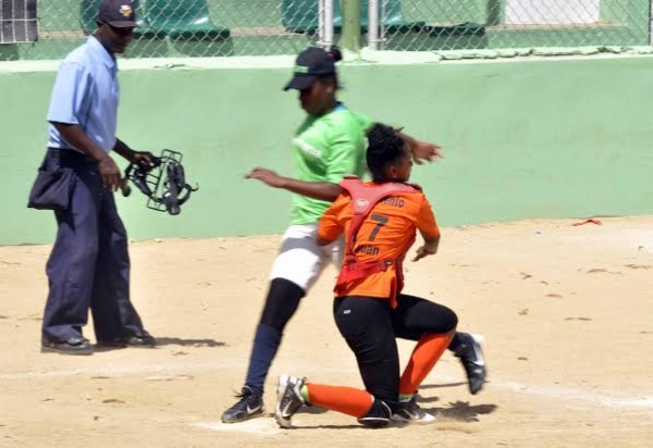 Equipos San Pedro y Zona Metropolitana clasifican en softbol Copa Juan P. Duarte