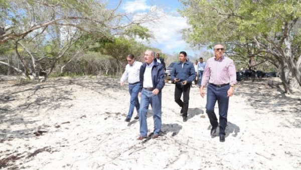 Presidente Medina aprueba crédito a pescadores en Azua : 