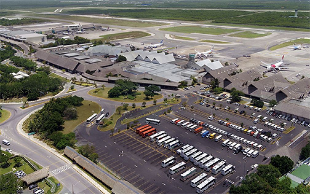 Toma aérea del Aeropuerto Punta Cana. Foto de archivo.