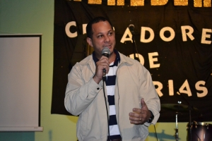 Ministro de la Juventud se reúne con jóvenes cristianos