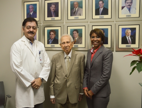 Los organizadores del premio a la excelencia en Cardiología "Dr. Héctor Esperanza Mateo Martínez", de la fundación