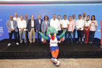 Bajo el concepto “100 años de unión, una sola región, un mismo corazón”, la producción del 24 de julio en el Estadio Olímpico Félix Sánchez desplegará talento nacional e internacional, más de 900 bailarines, tres escenarios, 1,100 drones y tecnología nunca vista en el Caribe.