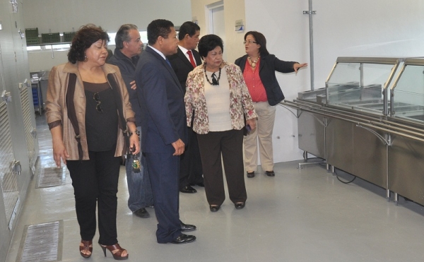 Comedores Económicos alimentarán estudiantes de Colegio Comunitario de San Luis