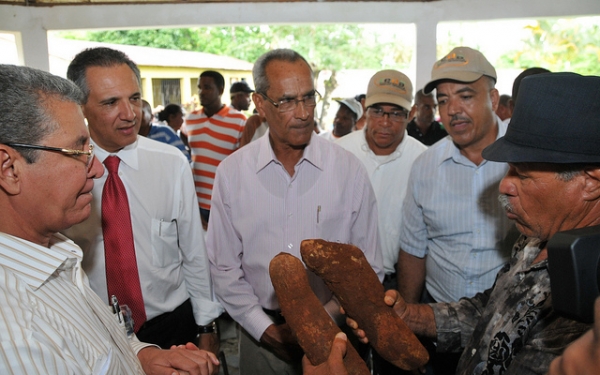 Gobierno entrega 11.1 millones a productores de Samaná