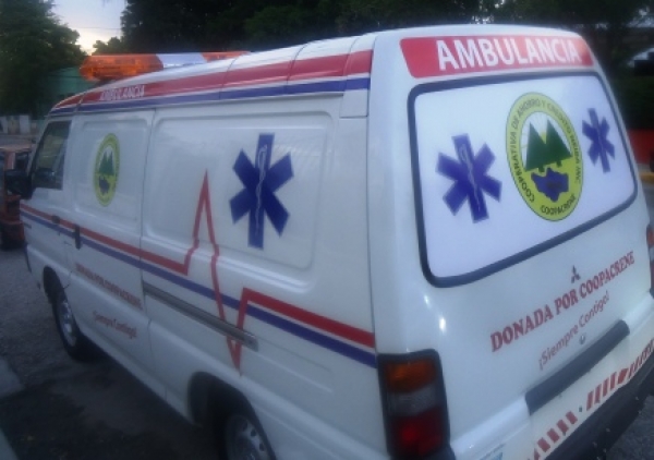 Cooperativa entrega ambulancia a Patronato que la pondrá al servicio de la comunidad