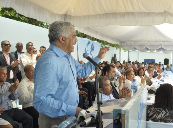 Miguel Vargas Maldonado, presidente del PRD y candidato presidencial mientras anunciaba su propuesta para la conformación de un bloque opositor que saque al PLD del poder.