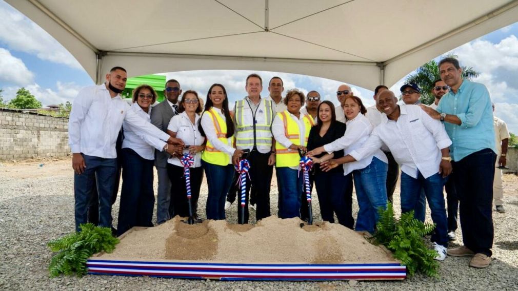 El nuevo mercado municipal será construido después de 24 años de espera con una inversión de RD$87.7 millones.