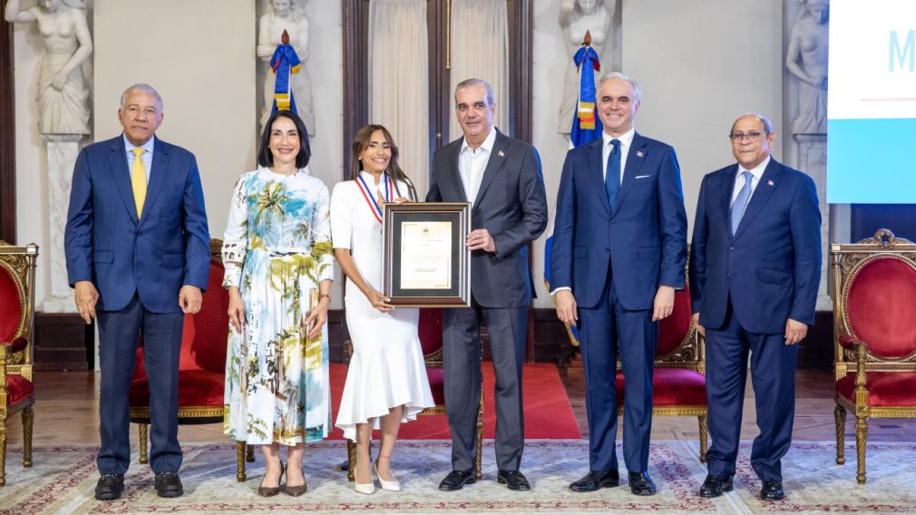También fueron reconocidos 10 profesores con el Premio Anual a la Excelencia del Docente de Instituc.iones de Educación Superior