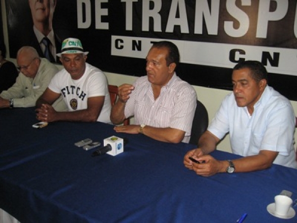 Conatra pide gobierno pagar deuda a Fenatrado