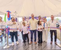 El presidente Luis Abinader  inauguró los proyectos de asfaltado ejecutados por la Liga Municipal Dominicana (LMD) en Constanza.