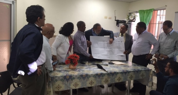 Director de la Oisoe ordena reiniciar la reconstrucción del hospital de Neyba: