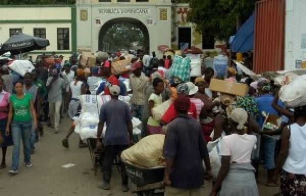 Comerciantes en Dajabón se quejan altos impuestos por Aduana 