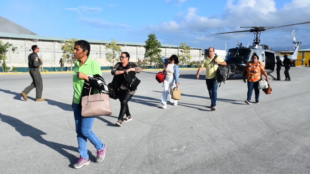 Dominicanos evacuados desde Haití.