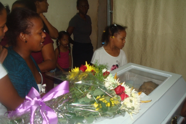 Mujer muere supuestamente por infarto San Cristóbal 