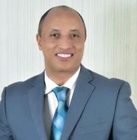 Elvis Lima.