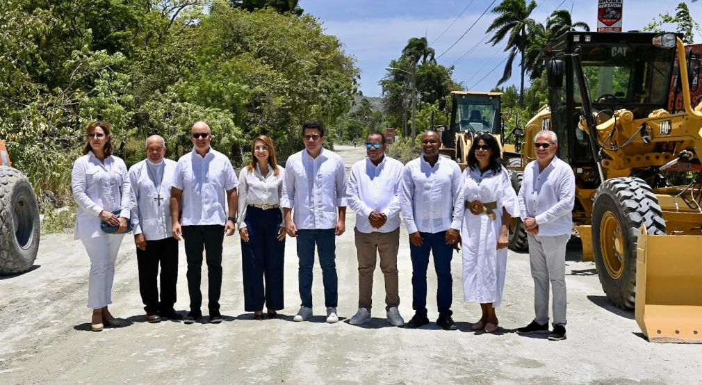La vía conocida con el nombre de Guzmancito, ubicada en el municipio de Maimón, tiene un propósito de naturaleza social.
