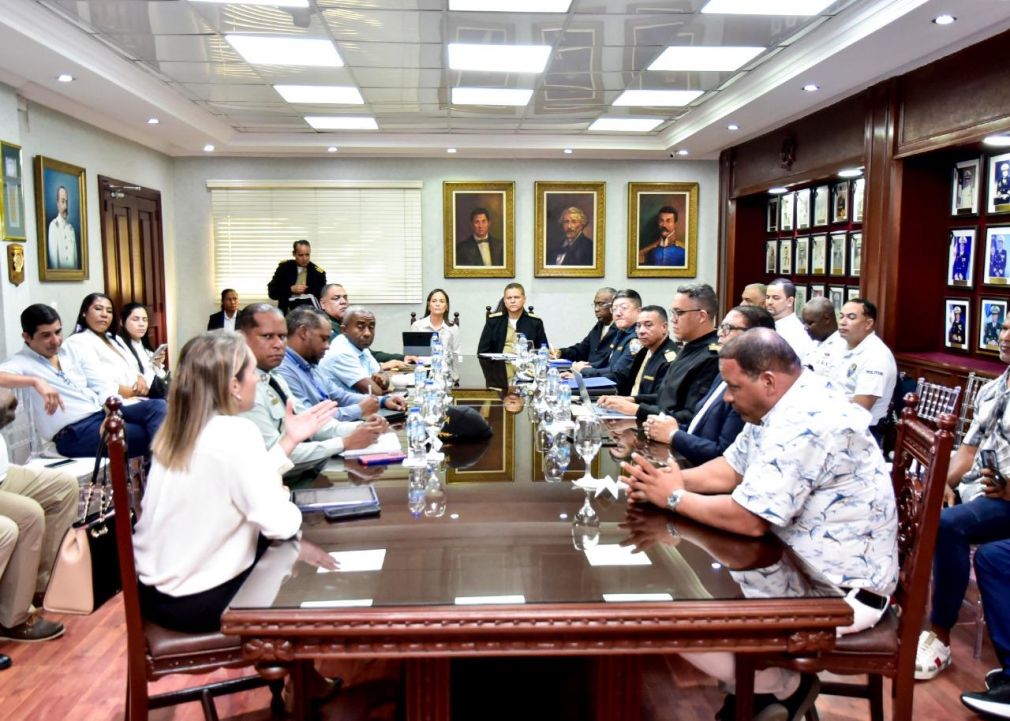 Sectores público y privado crean mesa de trabajo para priorizar necesidades y agilizar los procesos.