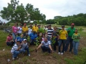 Club Activo 20-30 realiza jornada de reforestación en Baní