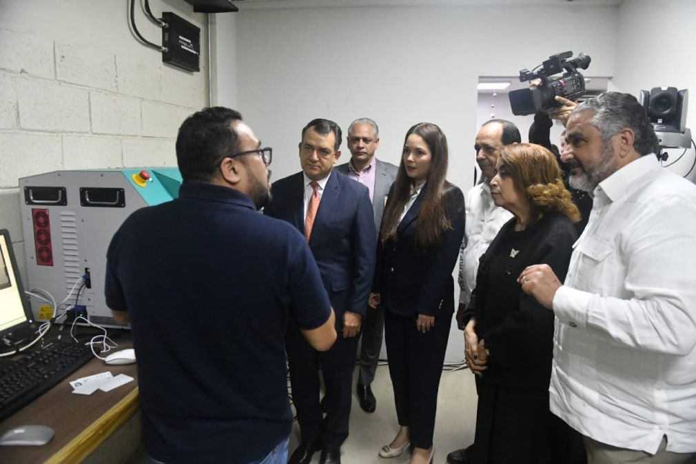 Llegan primeros equipos al órgano electoral.