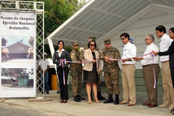 Ejército reinaugura puesto "El Botoncillo" en Montecristi