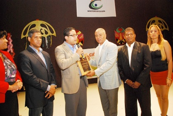 Reconocen labor de empresario de Santo Domingo Norte