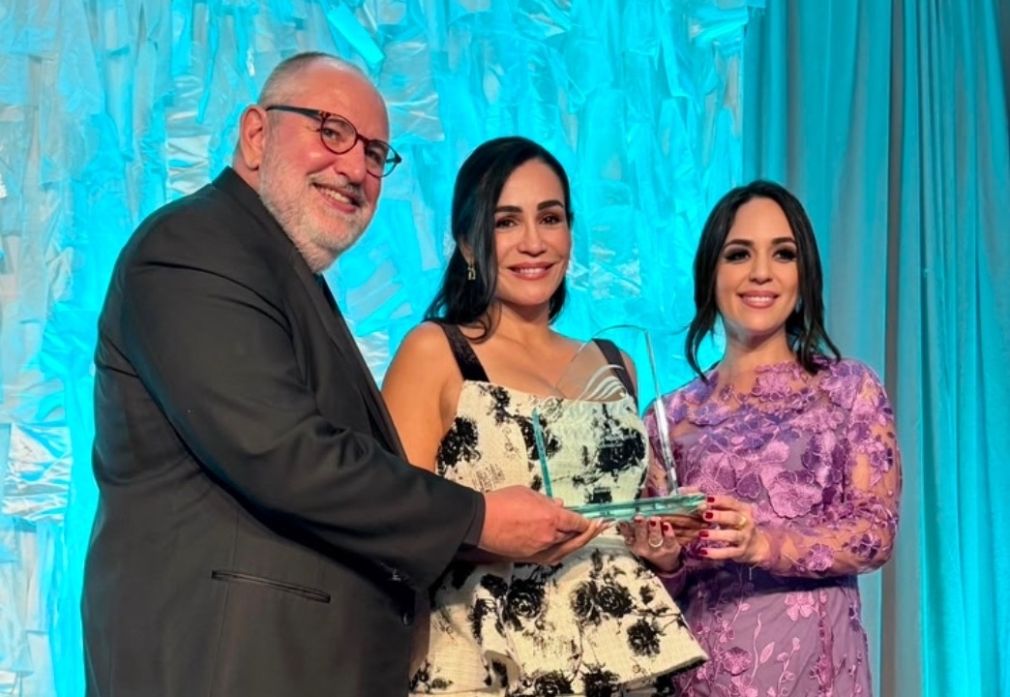 El galardón fue recibido por Raquel Reyes, directora de Promoción Turística para Florida Central. Los premios fueron celebrados en el Hotel Ritz-Carlton Marina del Rey, California.
