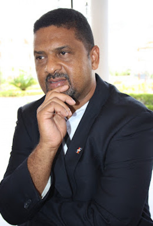 Lic. Néstor de Jesús Laurens, Presidente de la Asociación de Baloncesto de Barahona.