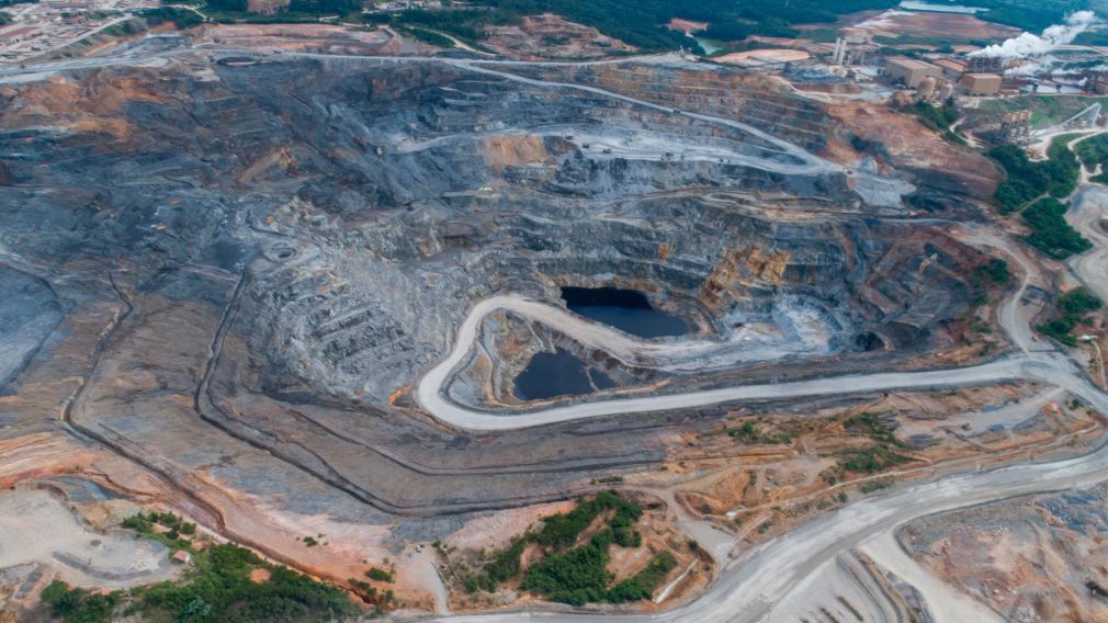 Instalación de la planta de Pueblo Viejo de Barrick Gold, en Cotuí, provincia Sánchez Ramírez, República Dominicana.